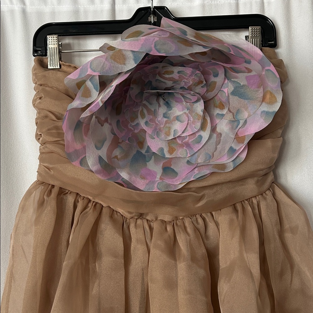 Cynthia Rowley NWT Camel Floral Strapless Mini Dress **Size 6** 🌸🌸 - Picture 4 of 6